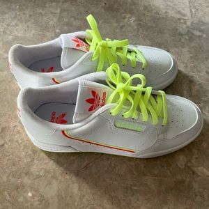 Brand new girls adidas running shoes size 3.5